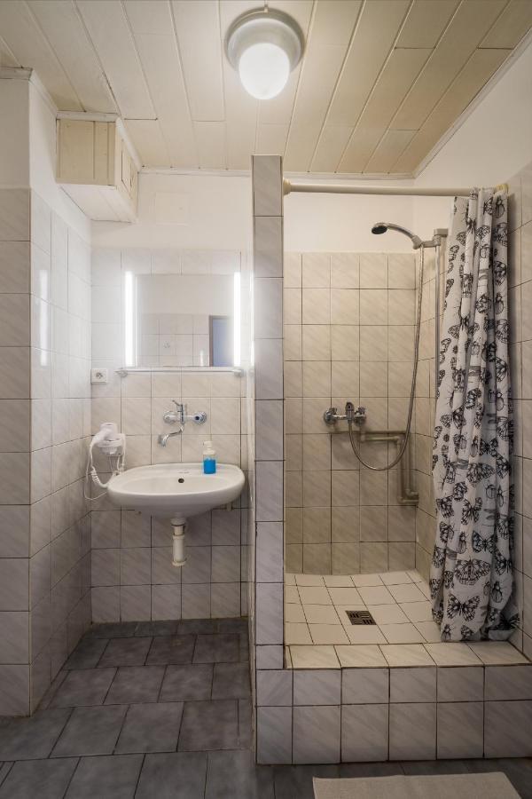 Vajgar Hotel Йндрихув Храдец Екстериор снимка