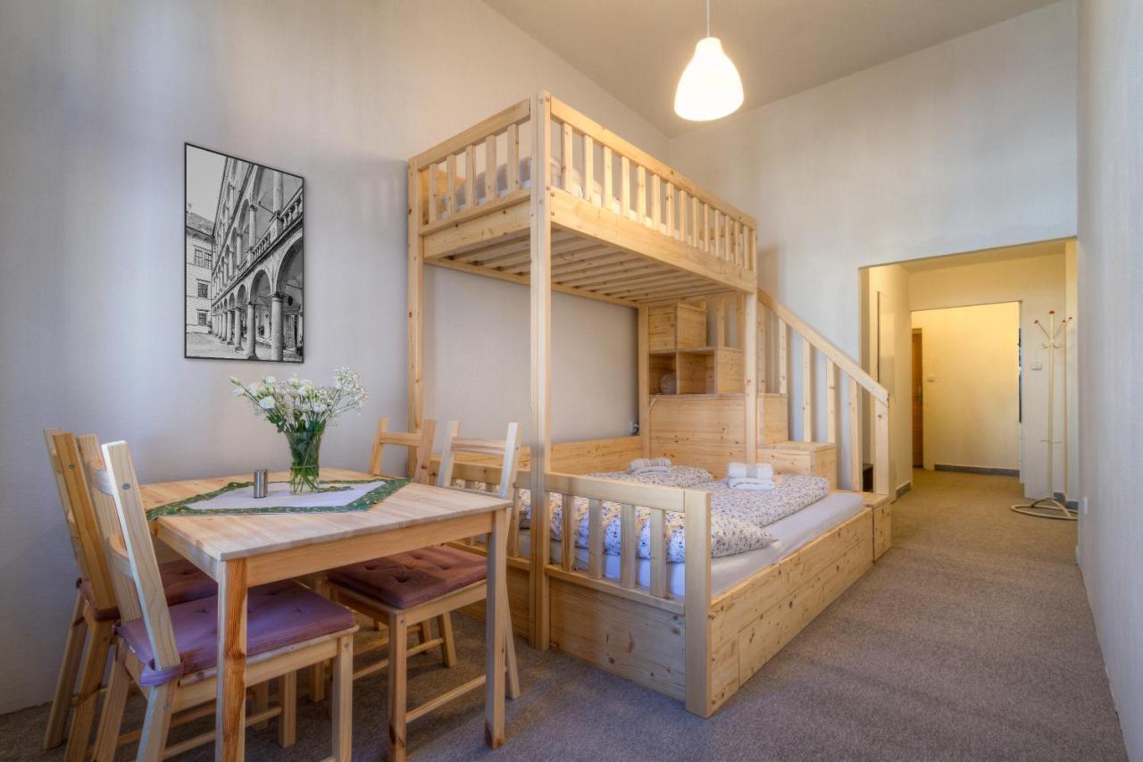 Vajgar Hotel Йндрихув Храдец Екстериор снимка