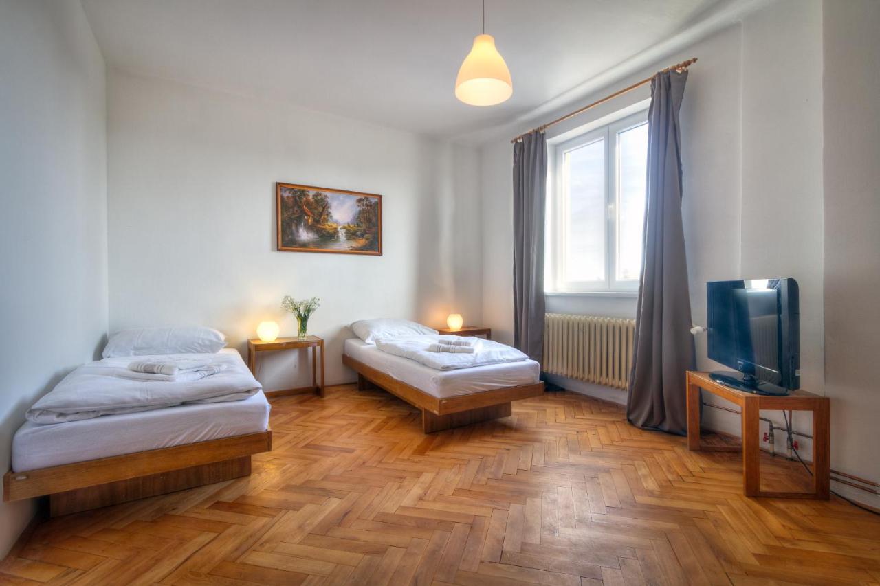 Vajgar Hotel Йндрихув Храдец Екстериор снимка