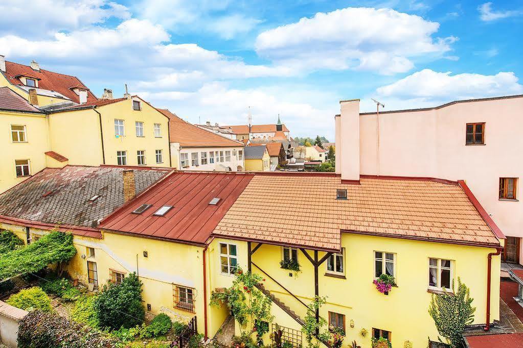 Vajgar Hotel Йндрихув Храдец Екстериор снимка